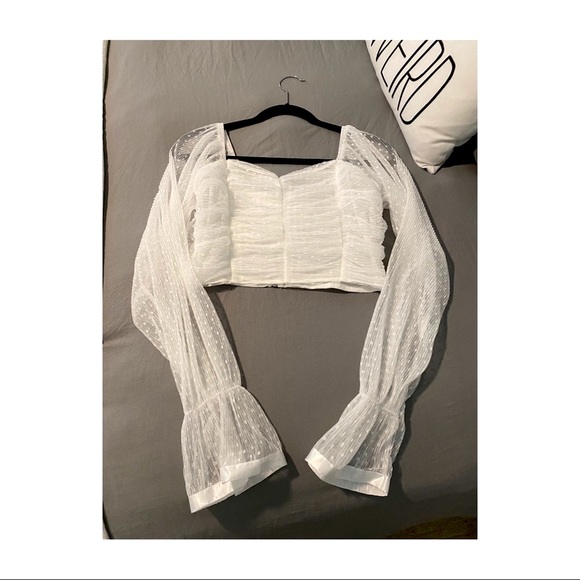 Sweetheart Neck Flounced Sleeve Crop Top - Picture 3 of 4